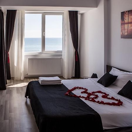 Oasis By The Sea - Summerland Apartment Mamaia Kültér fotó