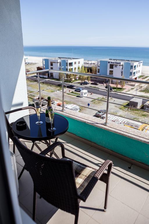 Oasis By The Sea - Summerland Apartment Mamaia Kültér fotó