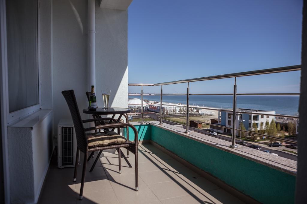 Oasis By The Sea - Summerland Apartment Mamaia Kültér fotó