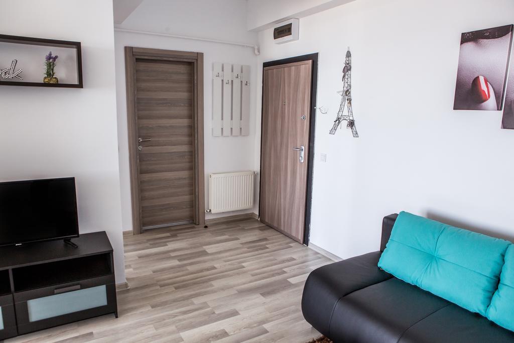 Oasis By The Sea - Summerland Apartment Mamaia Kültér fotó
