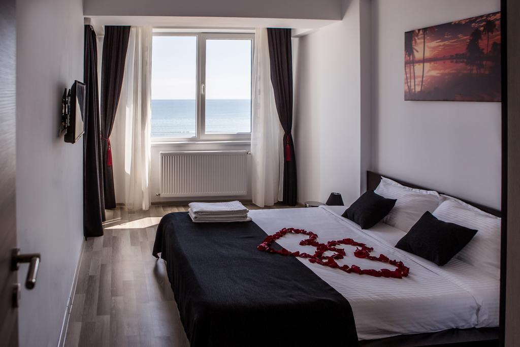 Oasis By The Sea - Summerland Apartment Mamaia Kültér fotó