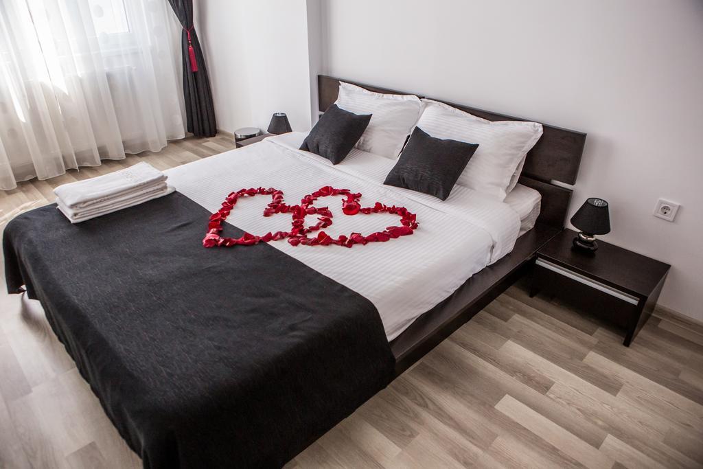 Oasis By The Sea - Summerland Apartment Mamaia Kültér fotó