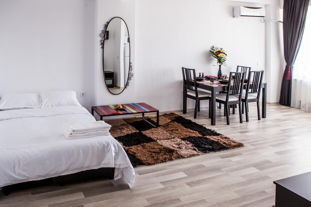 Oasis By The Sea - Summerland Apartment Mamaia Kültér fotó