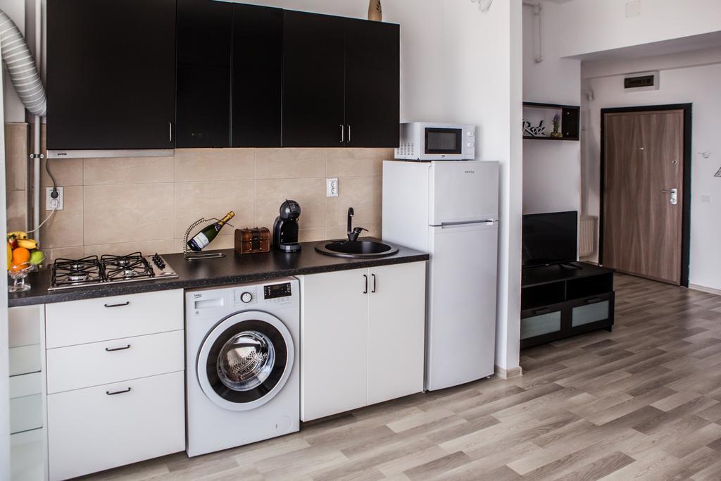 Oasis By The Sea - Summerland Apartment Mamaia Kültér fotó