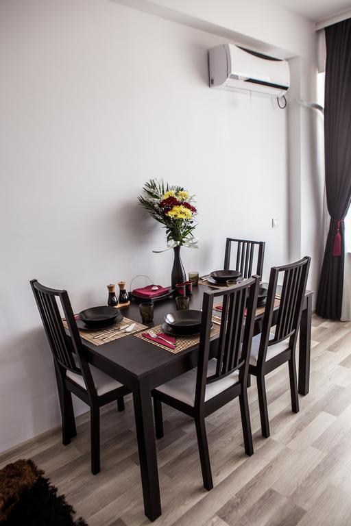 Oasis By The Sea - Summerland Apartment Mamaia Kültér fotó